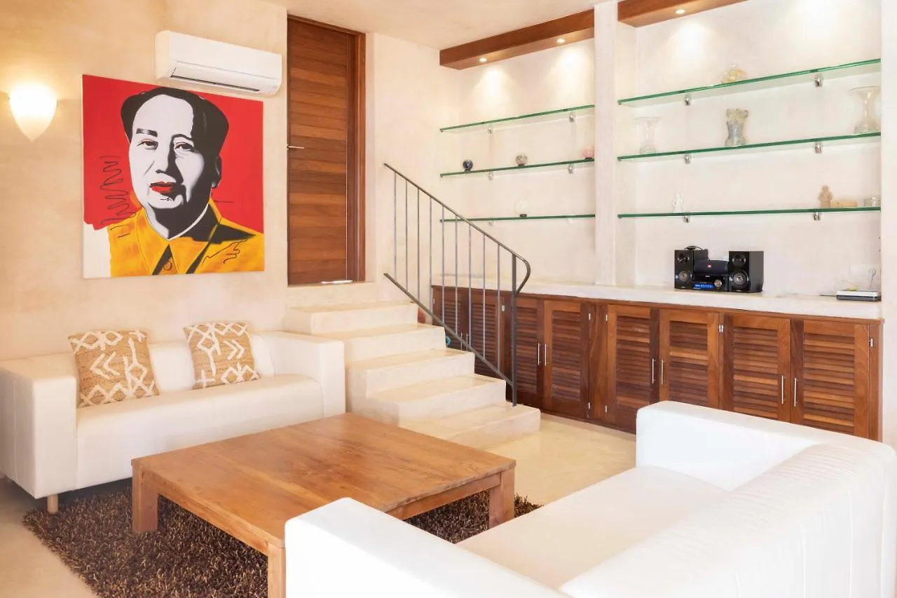 Oasis Villas Complex カラ・ロンガ