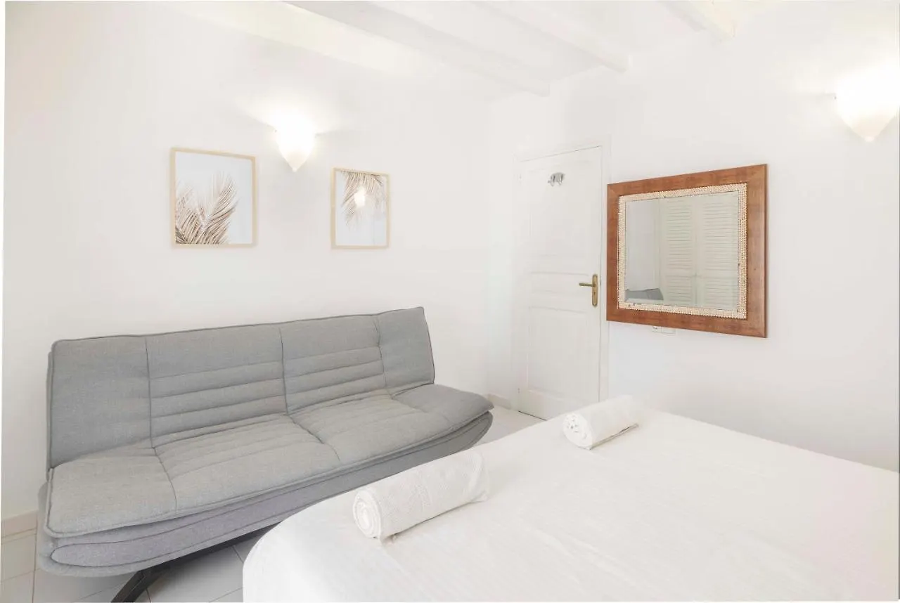 Oasis Villas Complex カラ・ロンガ スペイン