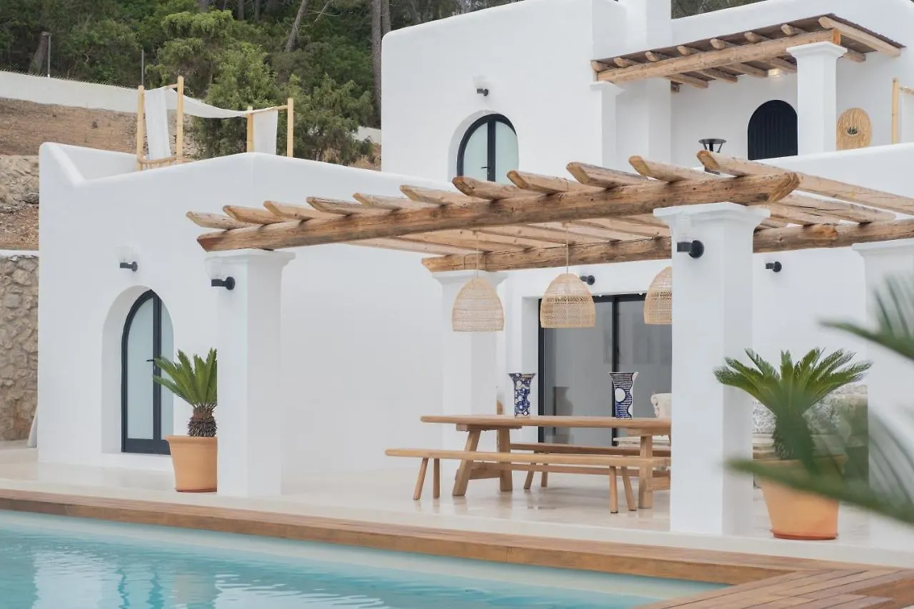 Oasis Villas Complex カラ・ロンガ スペイン