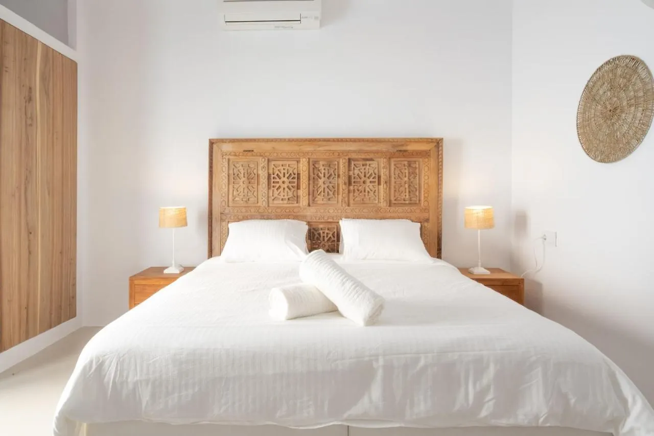 Oasis Villas Complex カラ・ロンガ スペイン