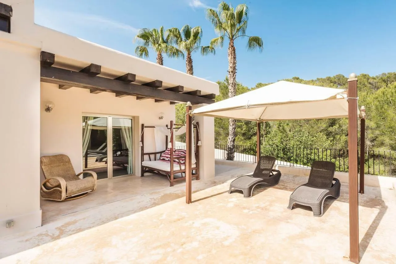 Oasis Villas Complex カラ・ロンガ